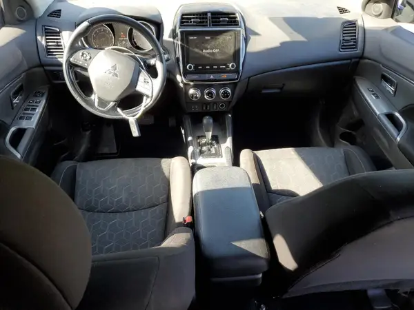 JA4ARUAU6MU025562 2021 MITSUBISHI OUTLANDER - Image 8