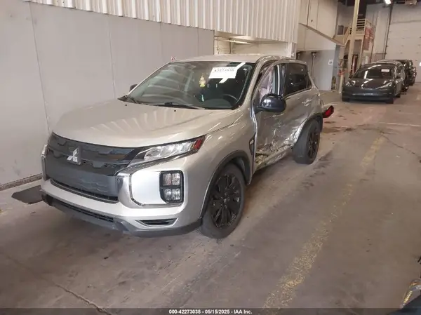 JA4ARUAU6MU027277 2021 MITSUBISHI OUTLANDER - Image 2