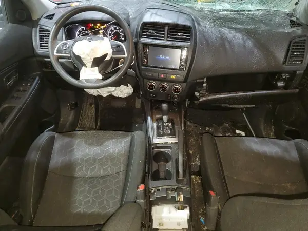 JA4ARUAU6MU035945 2021 MITSUBISHI OUTLANDER - Image 8