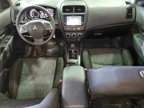 JA4ARUAU6NU013848 2022 MITSUBISHI OUTLANDER - Image 8