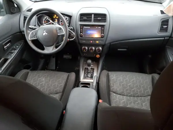 JA4ARUAU6NU014238 2022 MITSUBISHI OUTLANDER - Image 8