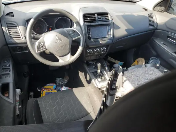 JA4ARUAU6NU014367 2022 MITSUBISHI OUTLANDER - Image 8
