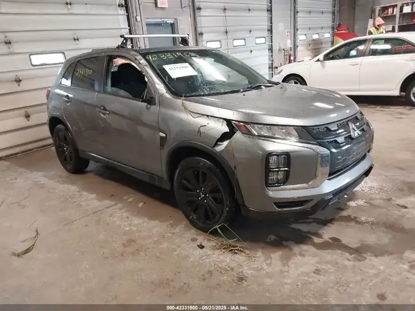 JA4ARUAU6NU017821 2022 MITSUBISHI OUTLANDER - Image 1