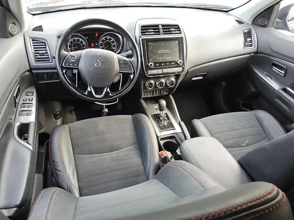 JA4ARUAU6NU021643 2022 MITSUBISHI OUTLANDER - Image 8