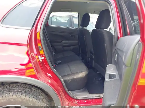 JA4ARUAU6NU022159 2022 MITSUBISHI OUTLANDER - Image 8