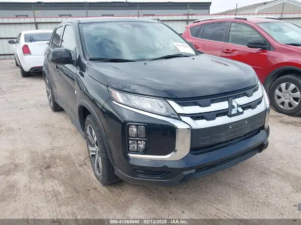 JA4ARUAU6PU002447 2023 MITSUBISHI OUTLANDER - Image 1