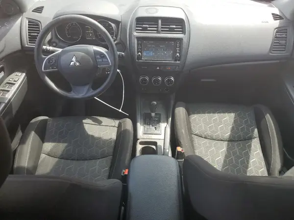 JA4ARUAU6RU002340 2024 MITSUBISHI OUTLANDER - Image 8
