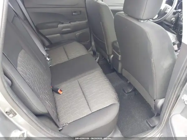 JA4ARUAU6RU003908 2024 MITSUBISHI OUTLANDER - Image 8