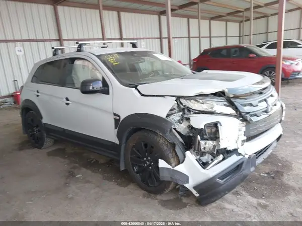 JA4ARUAU6RU005206 2024 MITSUBISHI OUTLANDER - Image 1