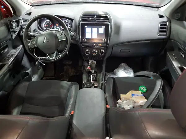 JA4ARUAU6RU008042 2024 MITSUBISHI OUTLANDER - Image 8