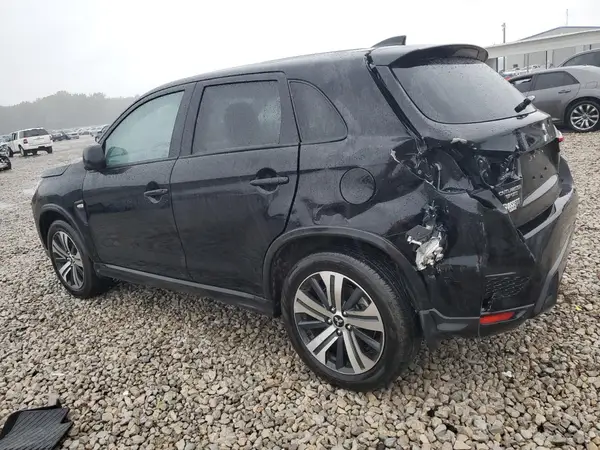 JA4ARUAU6RU011877 2024 MITSUBISHI OUTLANDER - Image 2