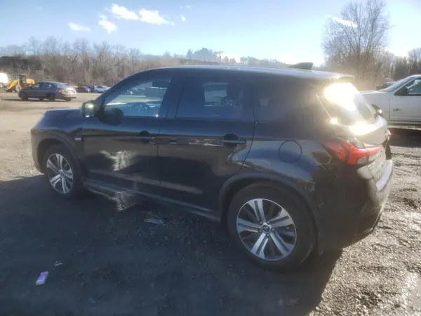 JA4ARUAU6RU012429 2024 MITSUBISHI OUTLANDER - Image 2