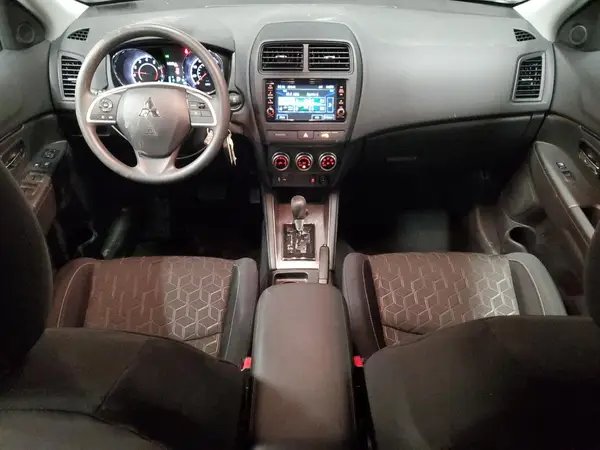 JA4ARUAU6RU016853 2024 MITSUBISHI OUTLANDER - Image 8