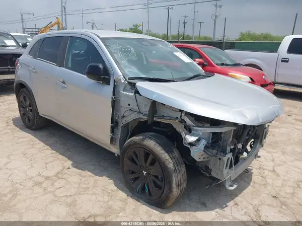 JA4ARUAU6RU017646 2024 MITSUBISHI OUTLANDER - Image 1