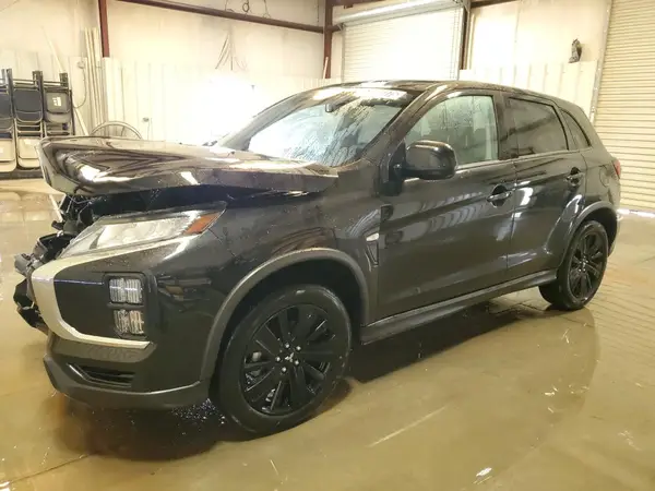 JA4ARUAU6SU003686 2025 MITSUBISHI OUTLANDER - Image 1
