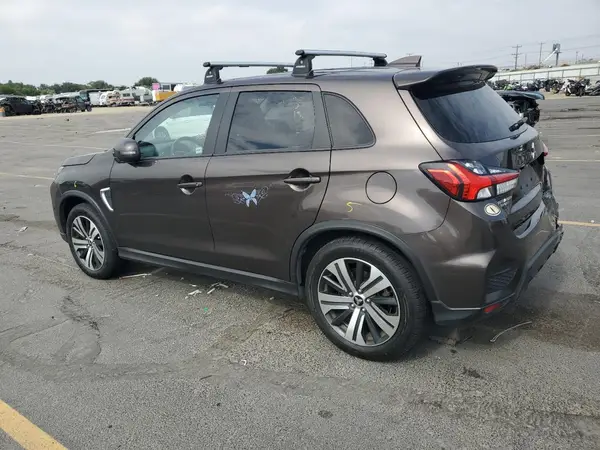 JA4ARUAU7MU005708 2021 MITSUBISHI OUTLANDER - Image 2