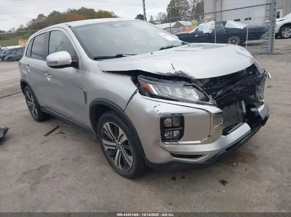 JA4ARUAU7MU014571 2021 MITSUBISHI OUTLANDER - Image 1