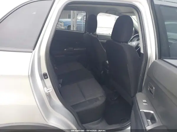JA4ARUAU7MU014571 2021 MITSUBISHI OUTLANDER - Image 8
