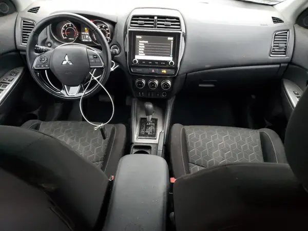 JA4ARUAU7MU026557 2021 MITSUBISHI OUTLANDER - Image 8