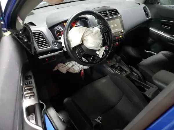 JA4ARUAU7MU031841 2021 MITSUBISHI OUTLANDER - Image 8
