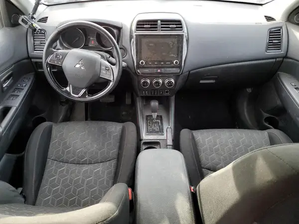 JA4ARUAU7NU000476 2022 MITSUBISHI OUTLANDER - Image 8