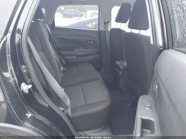 JA4ARUAU7NU022722 2022 MITSUBISHI OUTLANDER - Image 8