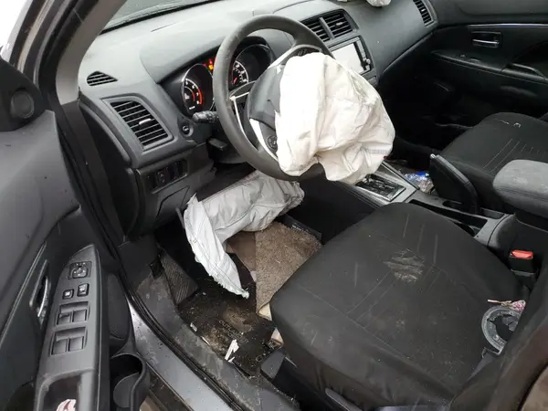 JA4ARUAU7PU002991 2023 MITSUBISHI OUTLANDER - Image 8