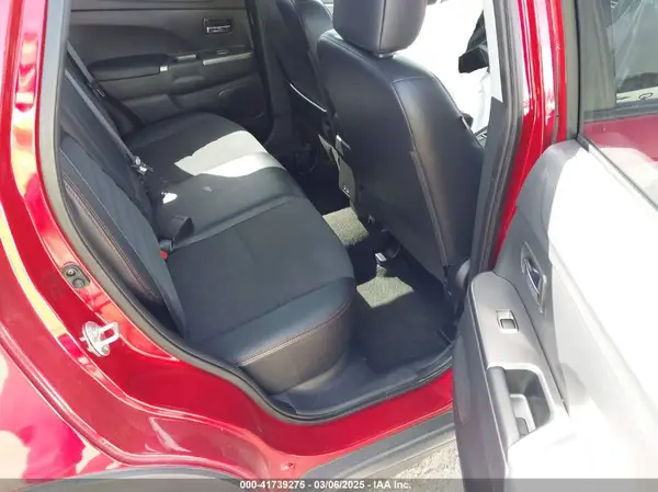 JA4ARUAU7PU009973 2023 MITSUBISHI OUTLANDER - Image 8