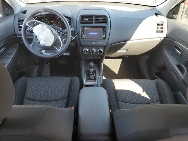 JA4ARUAU7RU002296 2024 MITSUBISHI OUTLANDER - Image 8