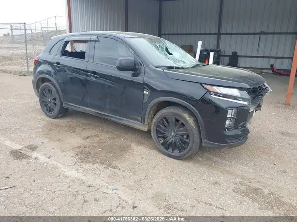 JA4ARUAU7RU011953 2024 MITSUBISHI OUTLANDER - Image 1