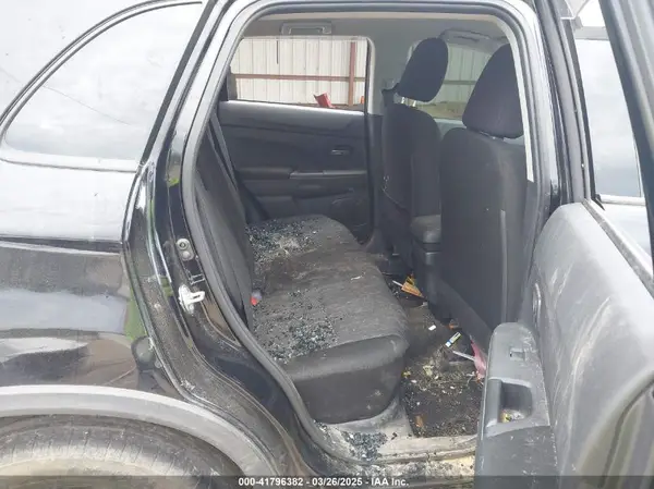 JA4ARUAU7RU011953 2024 MITSUBISHI OUTLANDER - Image 8
