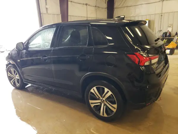 JA4ARUAU7RU012598 2024 MITSUBISHI OUTLANDER - Image 2