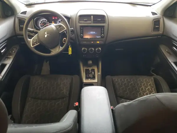 JA4ARUAU7RU012598 2024 MITSUBISHI OUTLANDER - Image 8