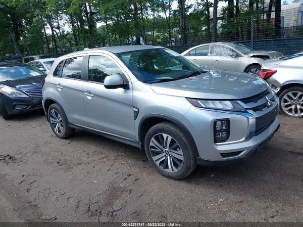 JA4ARUAU7RU016747 2024 MITSUBISHI OUTLANDER - Image 1