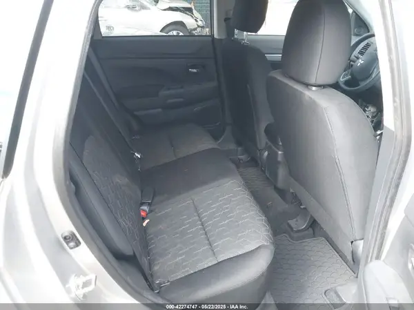 JA4ARUAU7RU016747 2024 MITSUBISHI OUTLANDER - Image 8