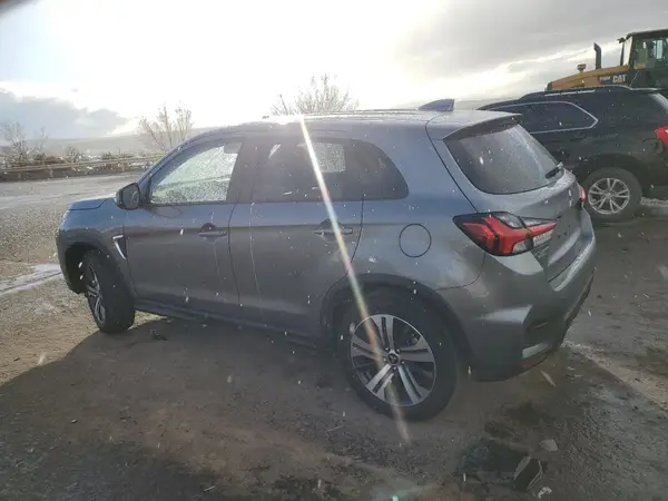 JA4ARUAU7RU017395 2024 MITSUBISHI OUTLANDER - Image 2