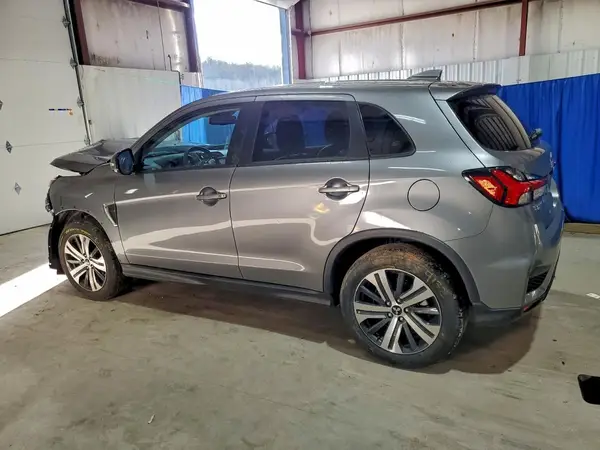 JA4ARUAU7SU009657 2025 MITSUBISHI OUTLANDER - Image 2