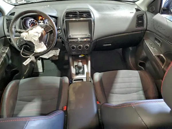 JA4ARUAU7SU009657 2025 MITSUBISHI OUTLANDER - Image 8