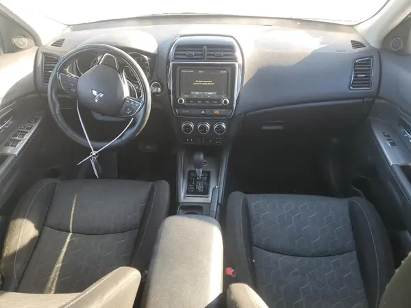 JA4ARUAU8MU011050 2021 MITSUBISHI OUTLANDER - Image 8