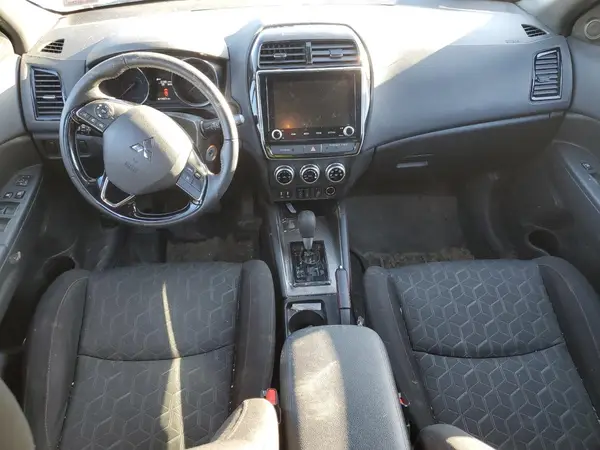 JA4ARUAU8MU011937 2021 MITSUBISHI OUTLANDER - Image 8