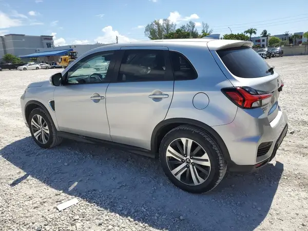 JA4ARUAU8MU018483 2021 MITSUBISHI OUTLANDER - Image 2
