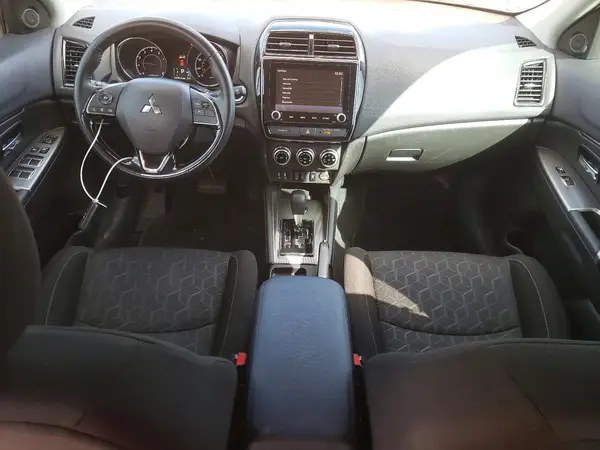 JA4ARUAU8MU023098 2021 MITSUBISHI OUTLANDER - Image 8