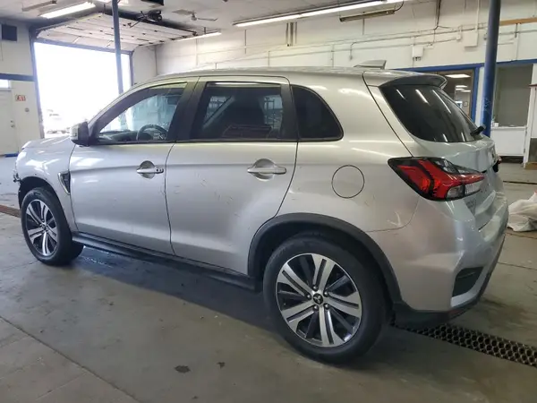 JA4ARUAU8MU023117 2021 MITSUBISHI OUTLANDER - Image 2