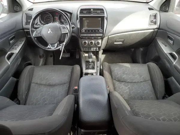 JA4ARUAU8MU023408 2021 MITSUBISHI OUTLANDER - Image 8