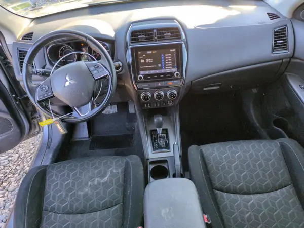 JA4ARUAU8MU023568 2021 MITSUBISHI OUTLANDER - Image 8