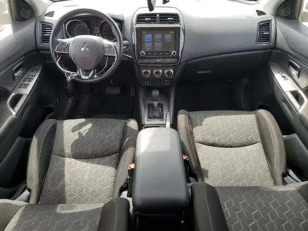 JA4ARUAU8MU029628 2021 MITSUBISHI OUTLANDER - Image 8