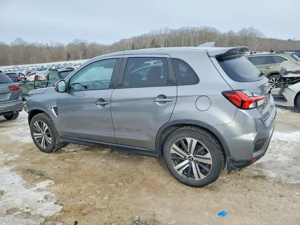 JA4ARUAU8MU031864 2021 MITSUBISHI OUTLANDER - Image 2