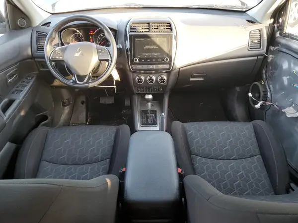 JA4ARUAU8NU006948 2022 MITSUBISHI OUTLANDER - Image 8