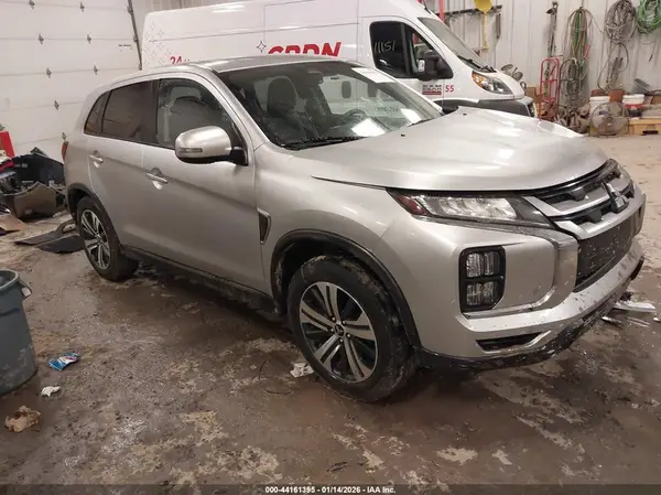 JA4ARUAU8NU008523 2022 MITSUBISHI OUTLANDER - Image 1