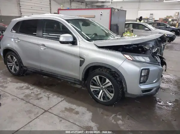 JA4ARUAU8NU009719 2022 MITSUBISHI OUTLANDER - Image 1
